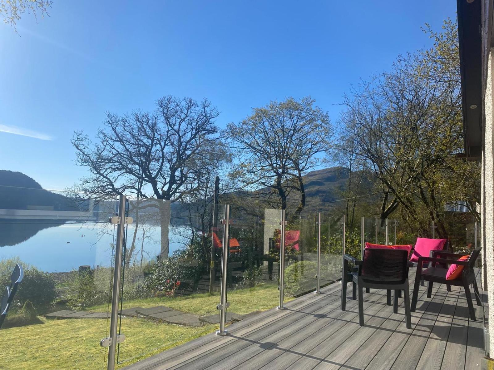 The Waterside - Castle - Loch Goil * Carrick